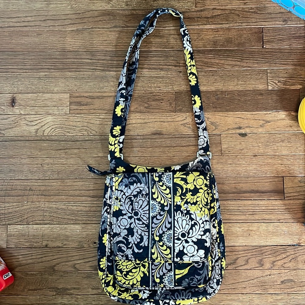 Vera Bradley Cheery Baroque Mailbag crossbody purse